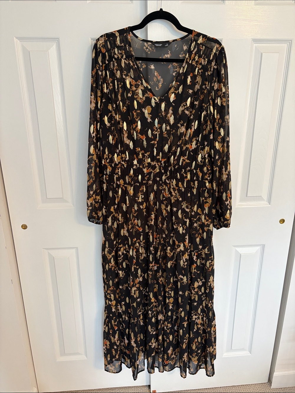 Simply Vera Vera Wang Black Floral Long Sleeve Tiered Midi Dress